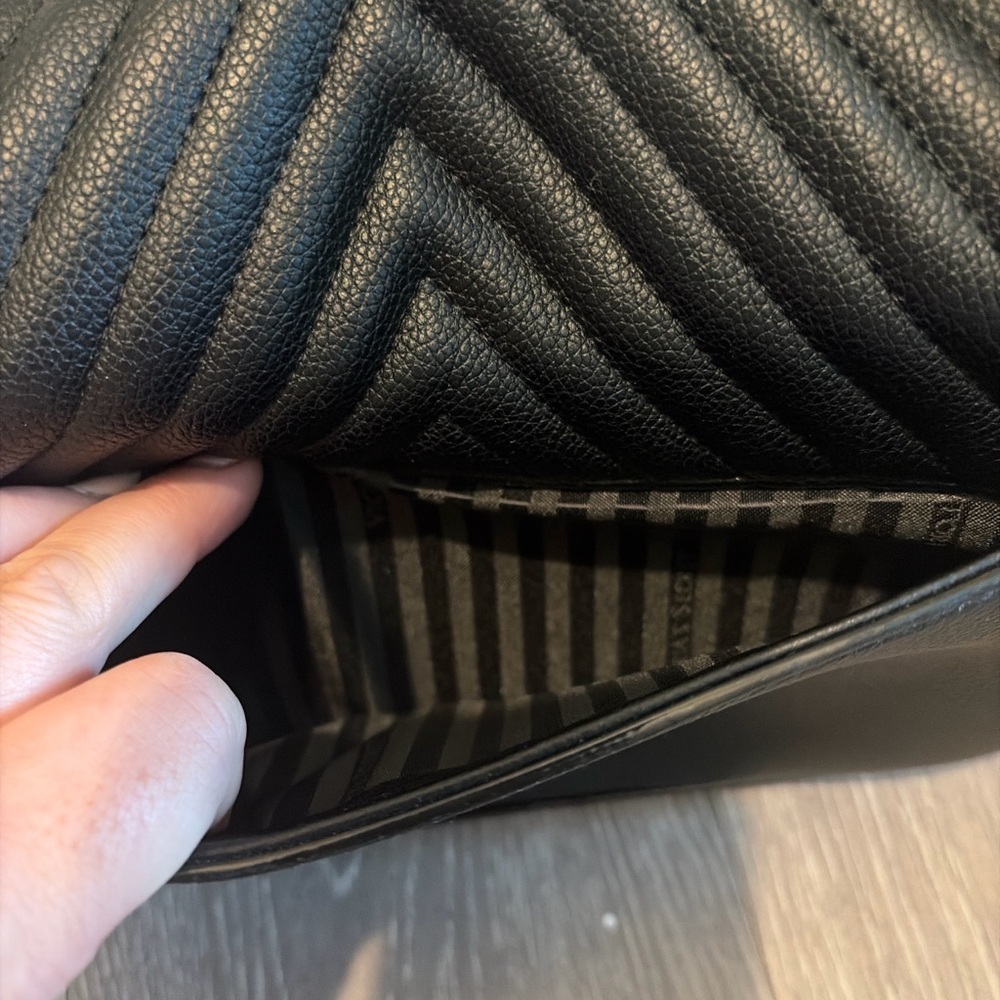 Victoria's Secret Black Chevron Shoulder Bag - Picture 6 of 7